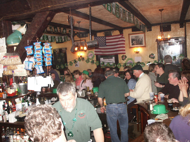 Tierneys-Tavern-St-Patricks-Day-2005-07